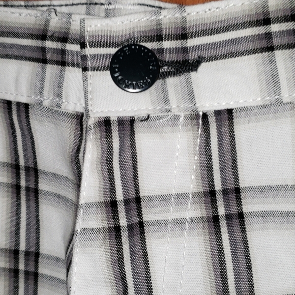 Worn once! 💯DICKIES PLAID SHORTS - Picture 2 of 6